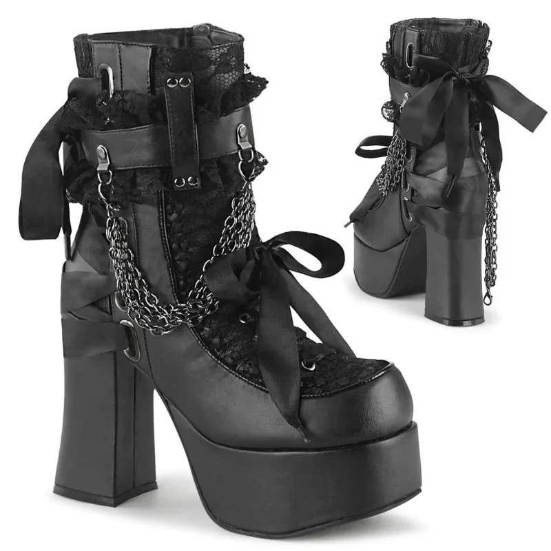 Bottine gothique noire à talon carré, vue de trois quarts