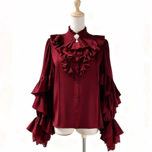 Chemise gothique bordeaux à jabot plissé et manches volantées
