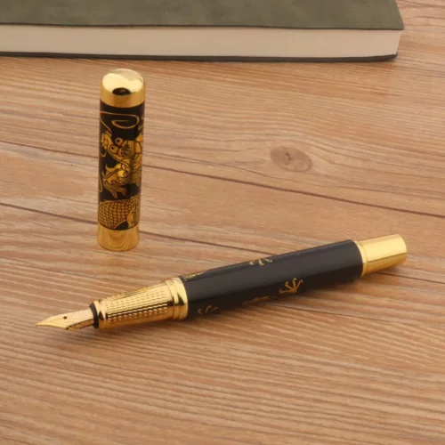 Stylo-plume noir et doré à dragon, plume et capuchon séparé